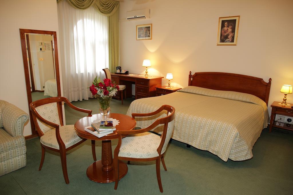 Locanda Al Castello Wellness Resort Cividale Del Friuli Room photo